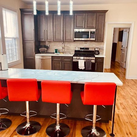 Ooohlala! 2 Beds And 2 Full Baths W/Free Parking Leilighet Newark Eksteriør bilde