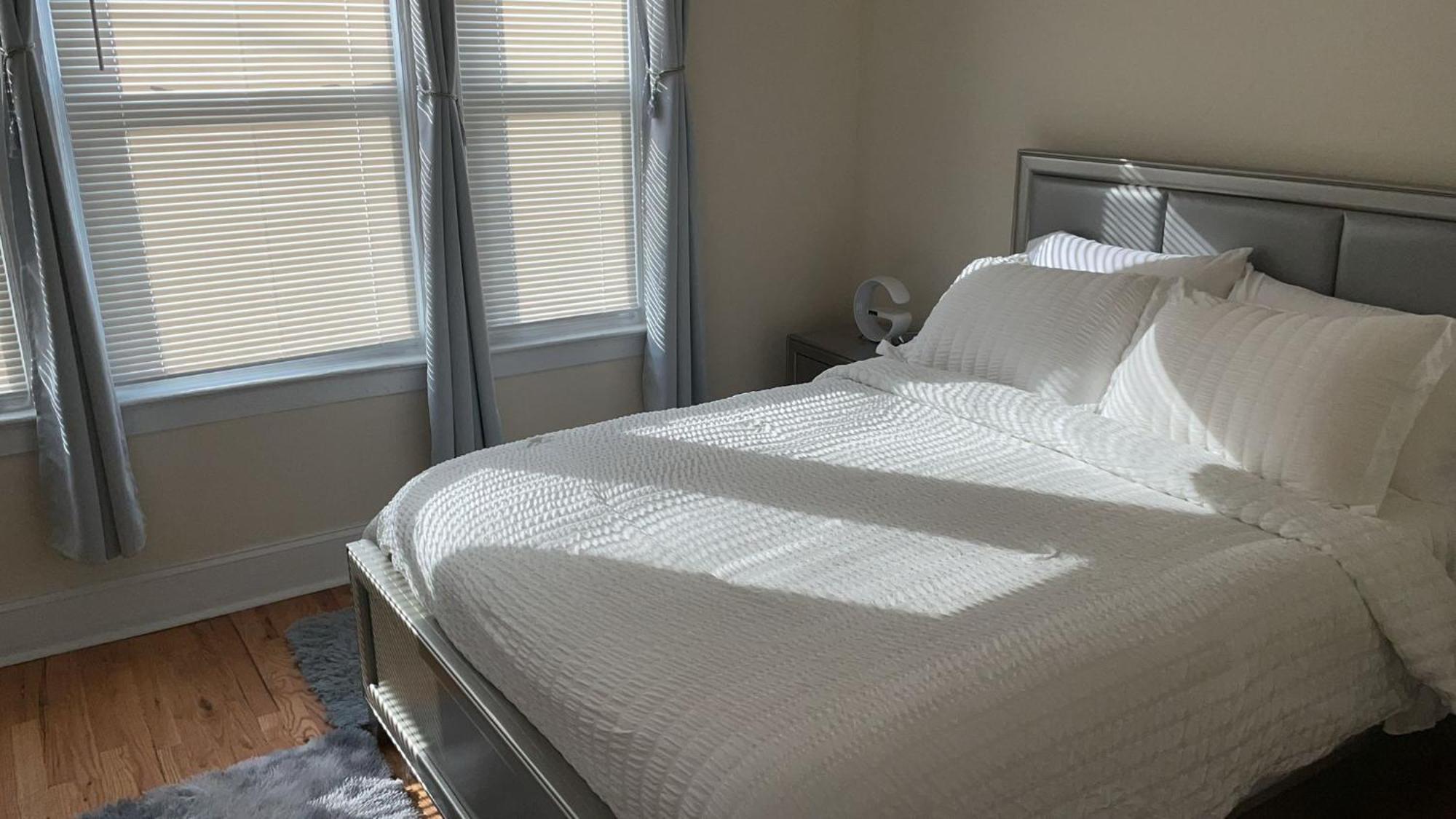 Ooohlala! 2 Beds And 2 Full Baths W/Free Parking Leilighet Newark Eksteriør bilde