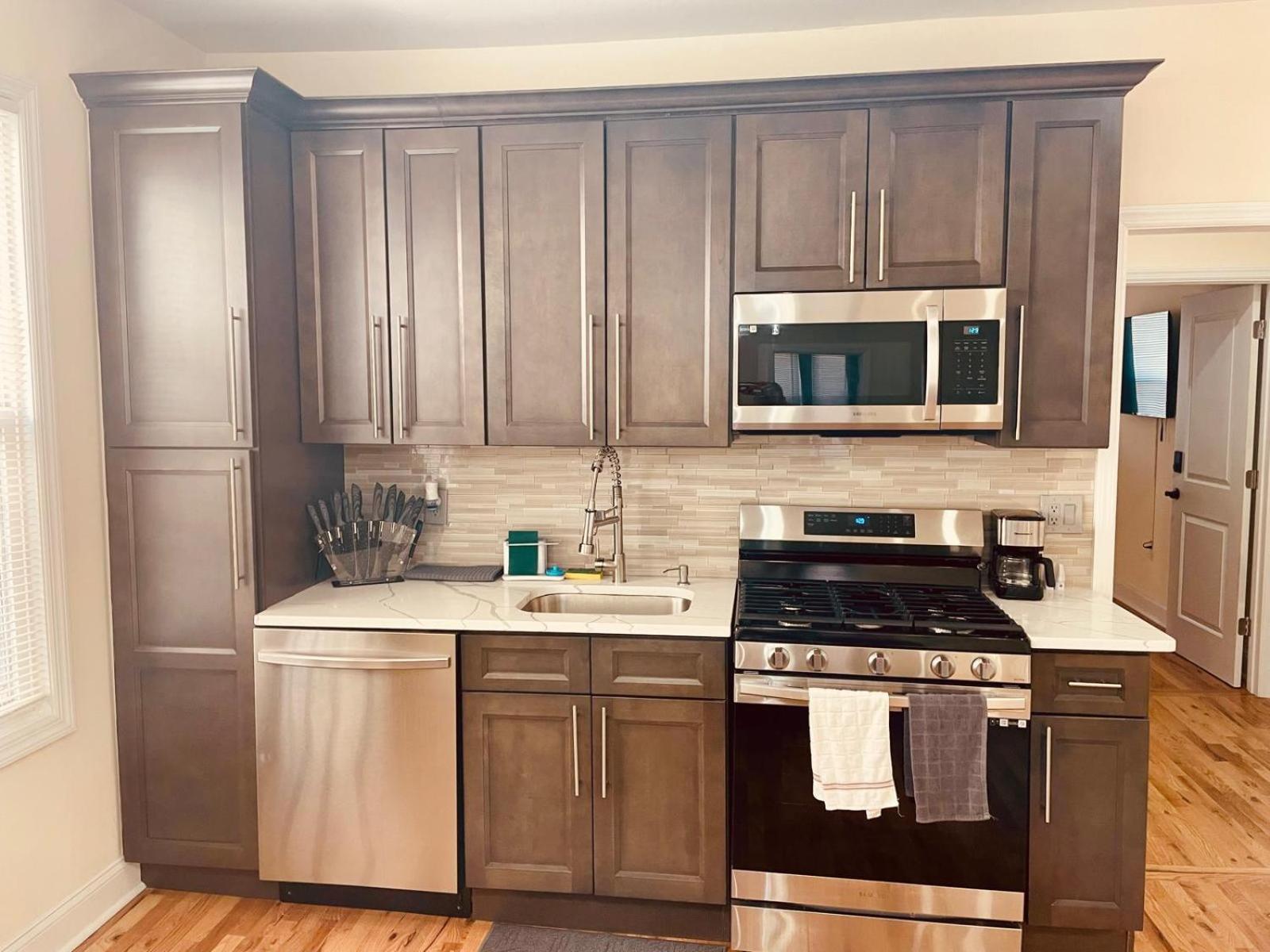 Ooohlala! 2 Beds And 2 Full Baths W/Free Parking Leilighet Newark Eksteriør bilde