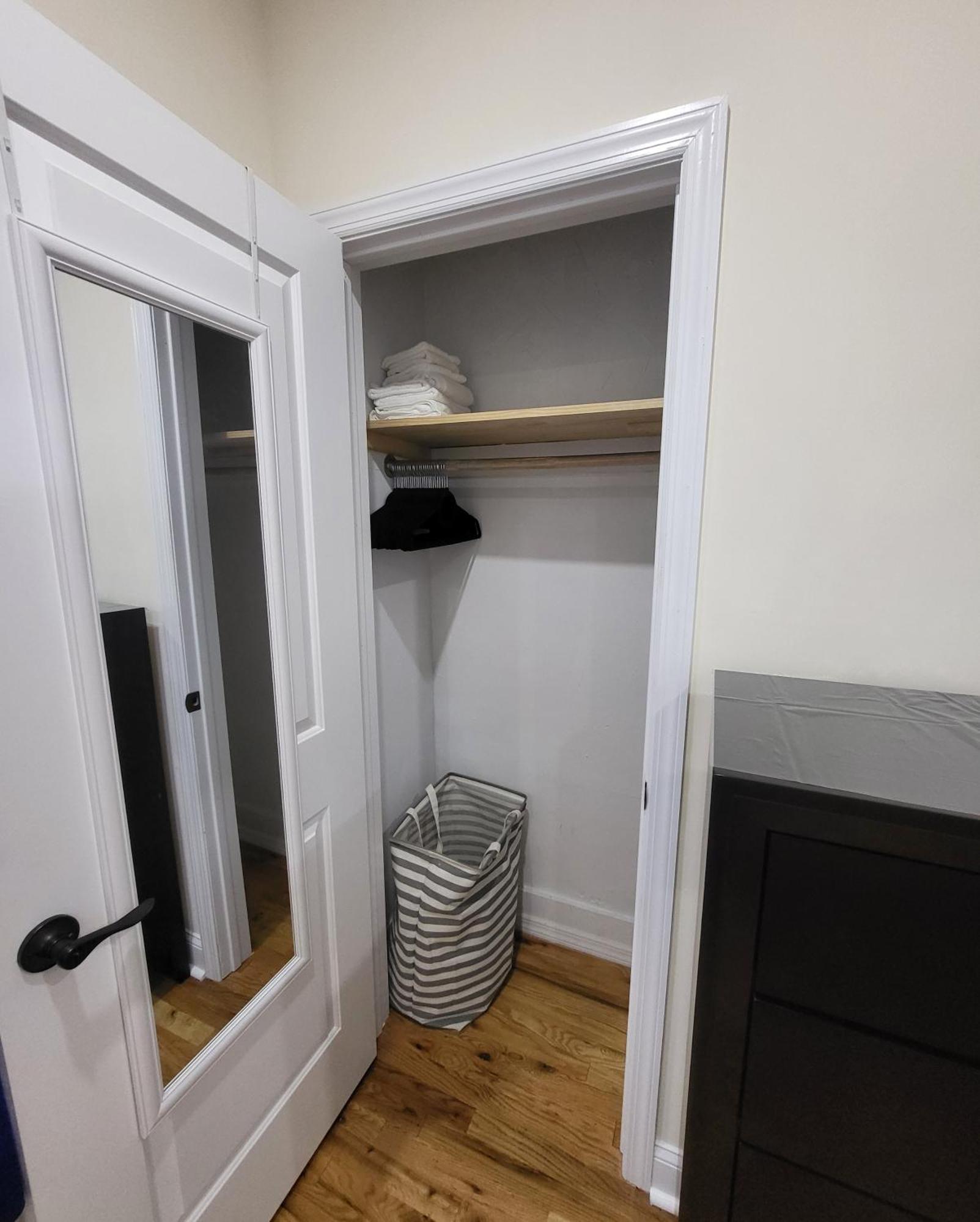 Ooohlala! 2 Beds And 2 Full Baths W/Free Parking Leilighet Newark Eksteriør bilde